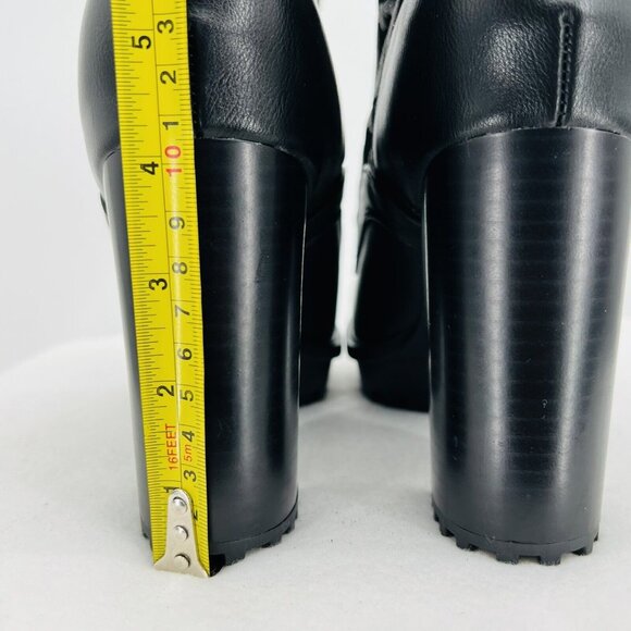 GUESS Women's Grows-R Ankle Boots Knit Logo Platform Black/White Size 8.5 NWOB - Picture 12 of 14